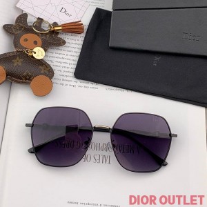 Dior D2701 Square Sunglasses In Black